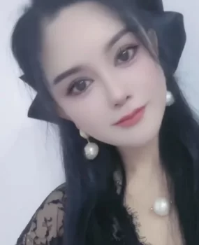 可舌吻的风骚御姐