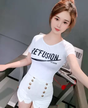 乖巧妹子水灵灵