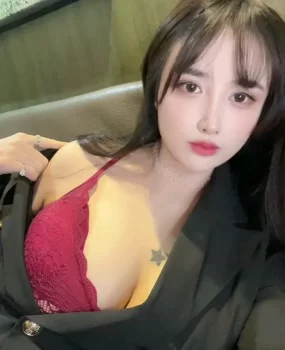 大奶白皙极品靓妹兼职