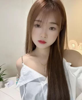 粉嫩嫩年轻可爱