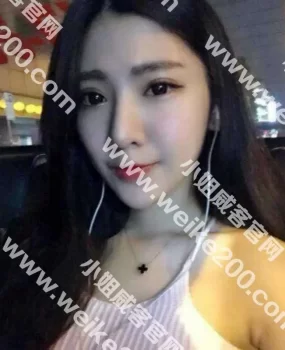 乐清清远路中国黄金楼上，年轻的小东北