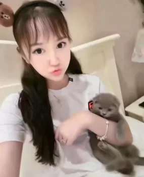 00后的风情万种小妹子