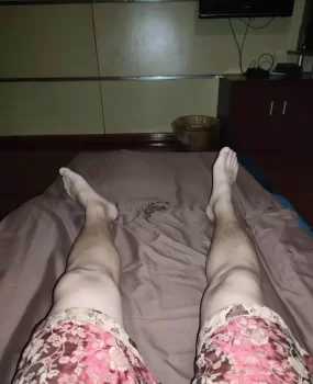 150顶肛、深喉、吹箫、口爆的浴场小少妇，刚泄完，舒服！加100就可以做爱